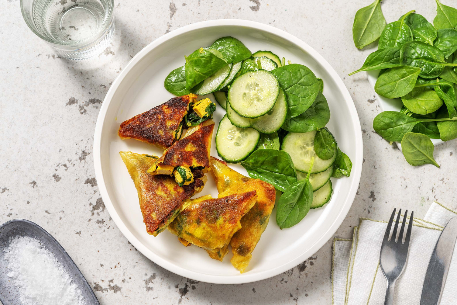 Bricks au tofu, épinards et curry