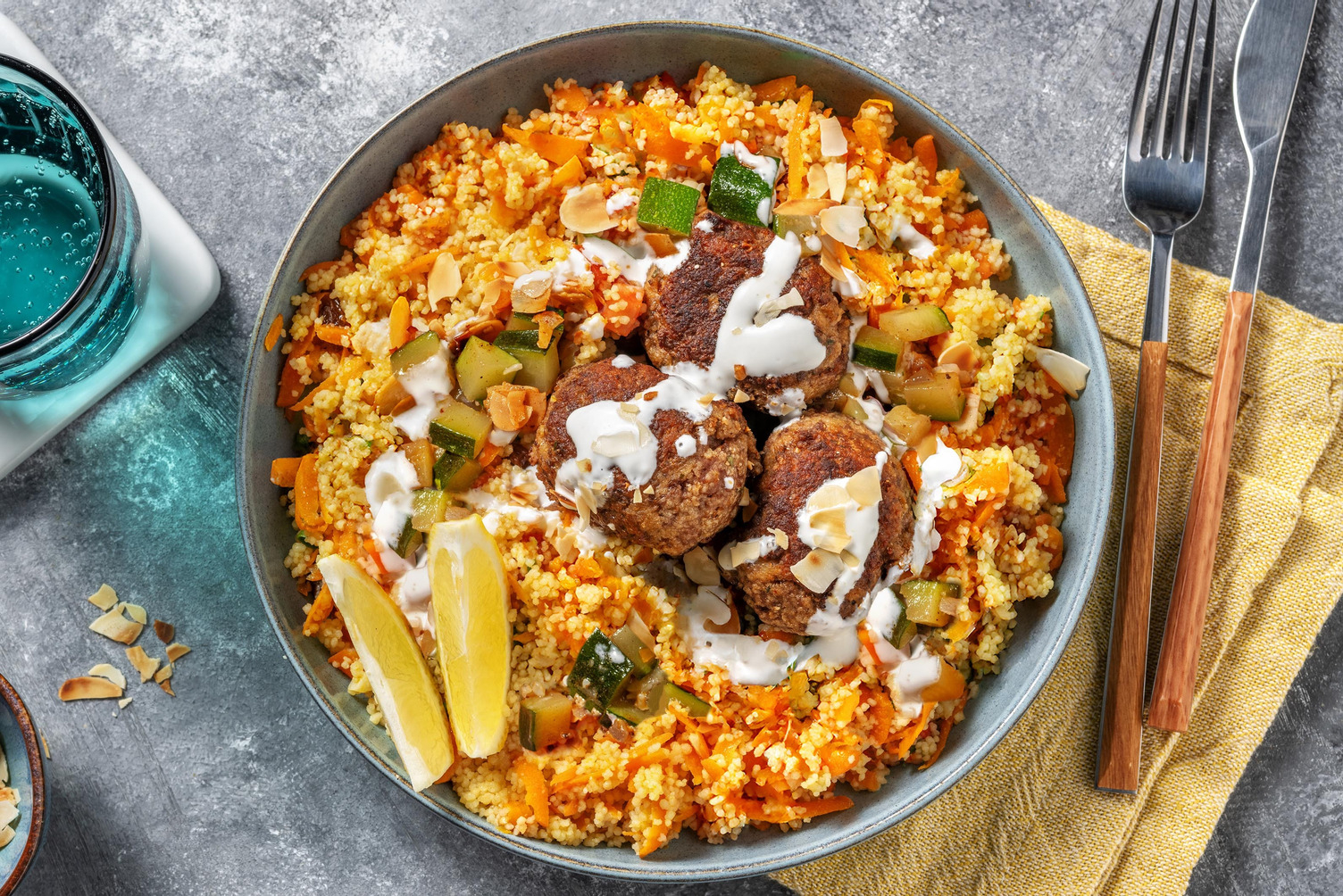 Bulgurbowl met kipgehaktballetjes en Afrikaanse kruiden