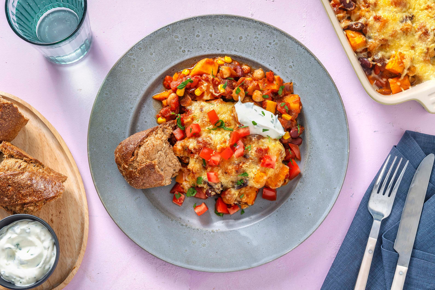 Chili sin carne uit de oven met krokant kaaslaagje