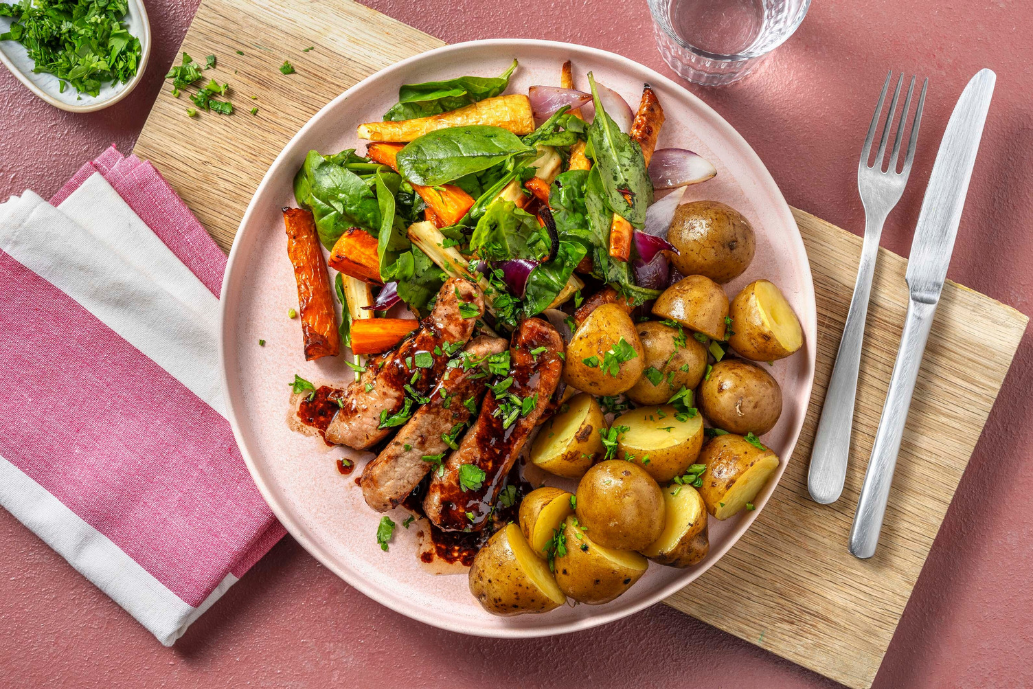 Fläskkött och honungsrostade grönsaker