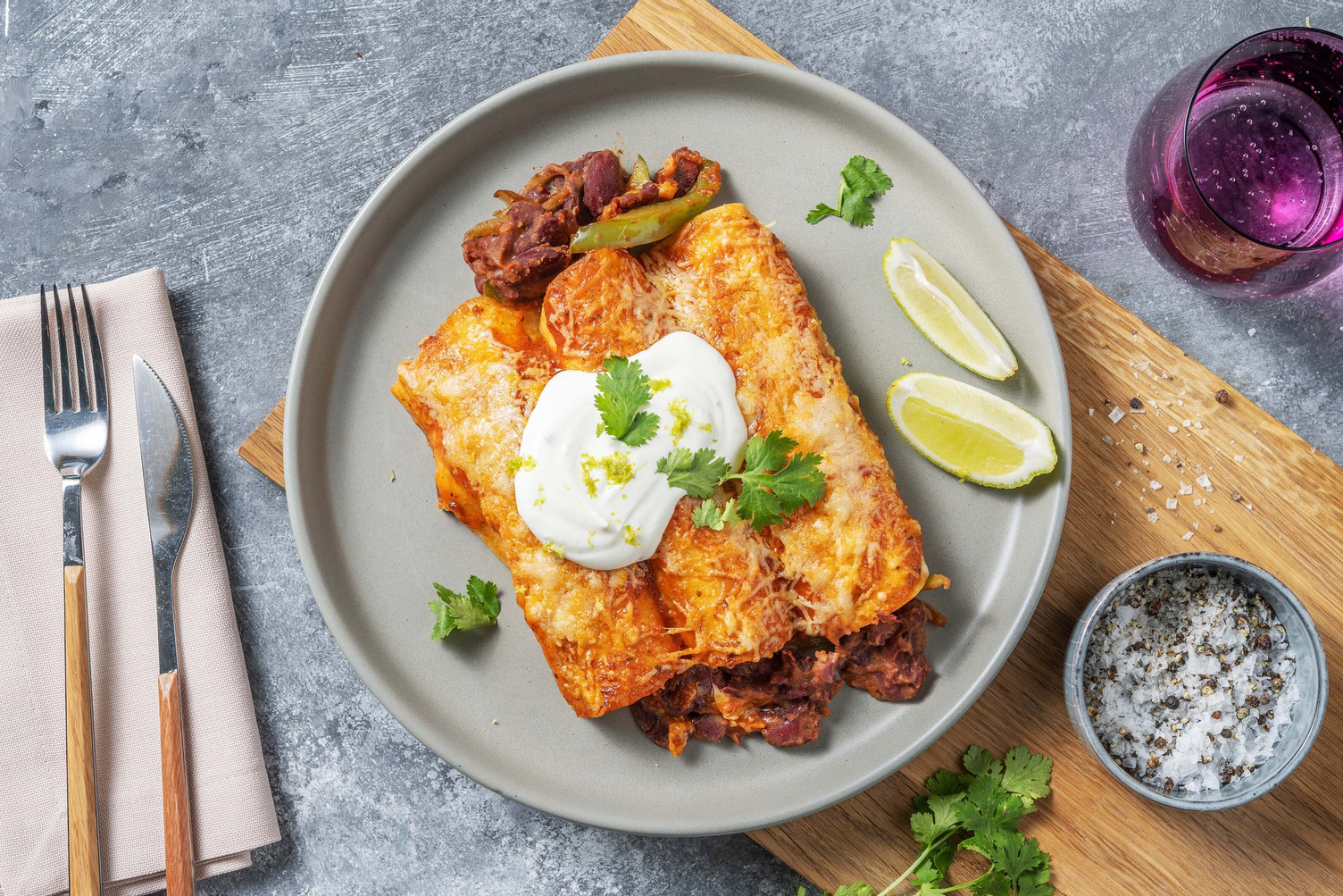 Enchiladas veggie di mais con fagioli neri e formaggio