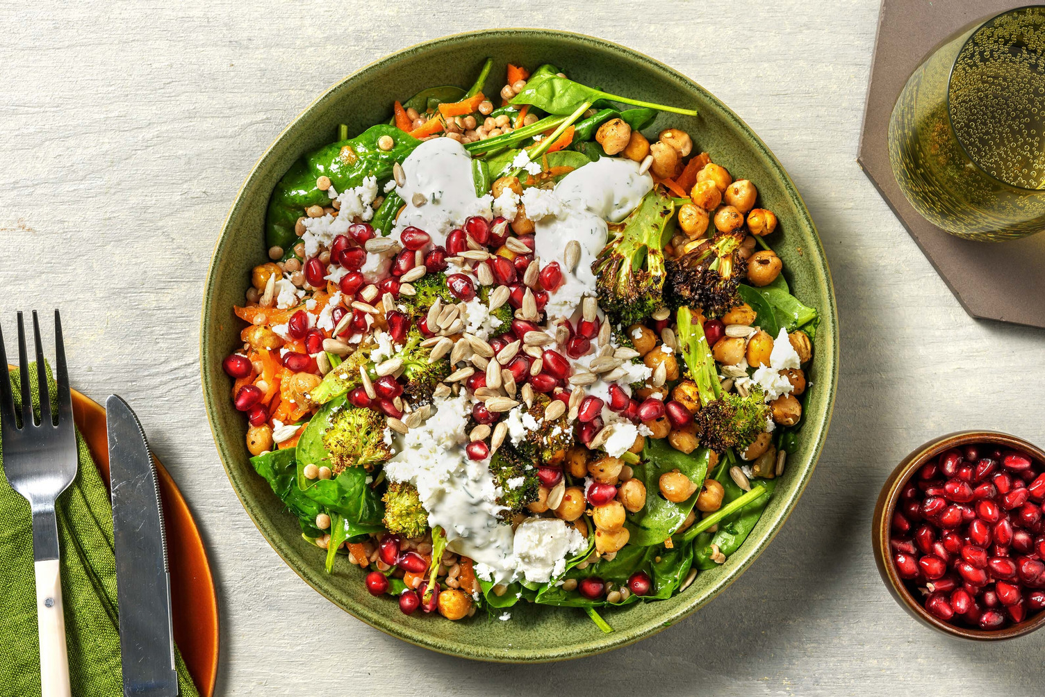Rostad kikärts- och broccolisallad