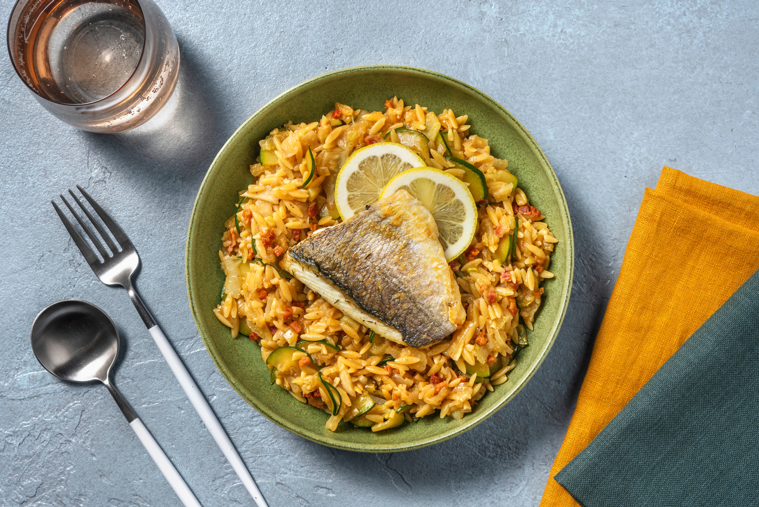 Filet de tilapia et orzotto aux lardons