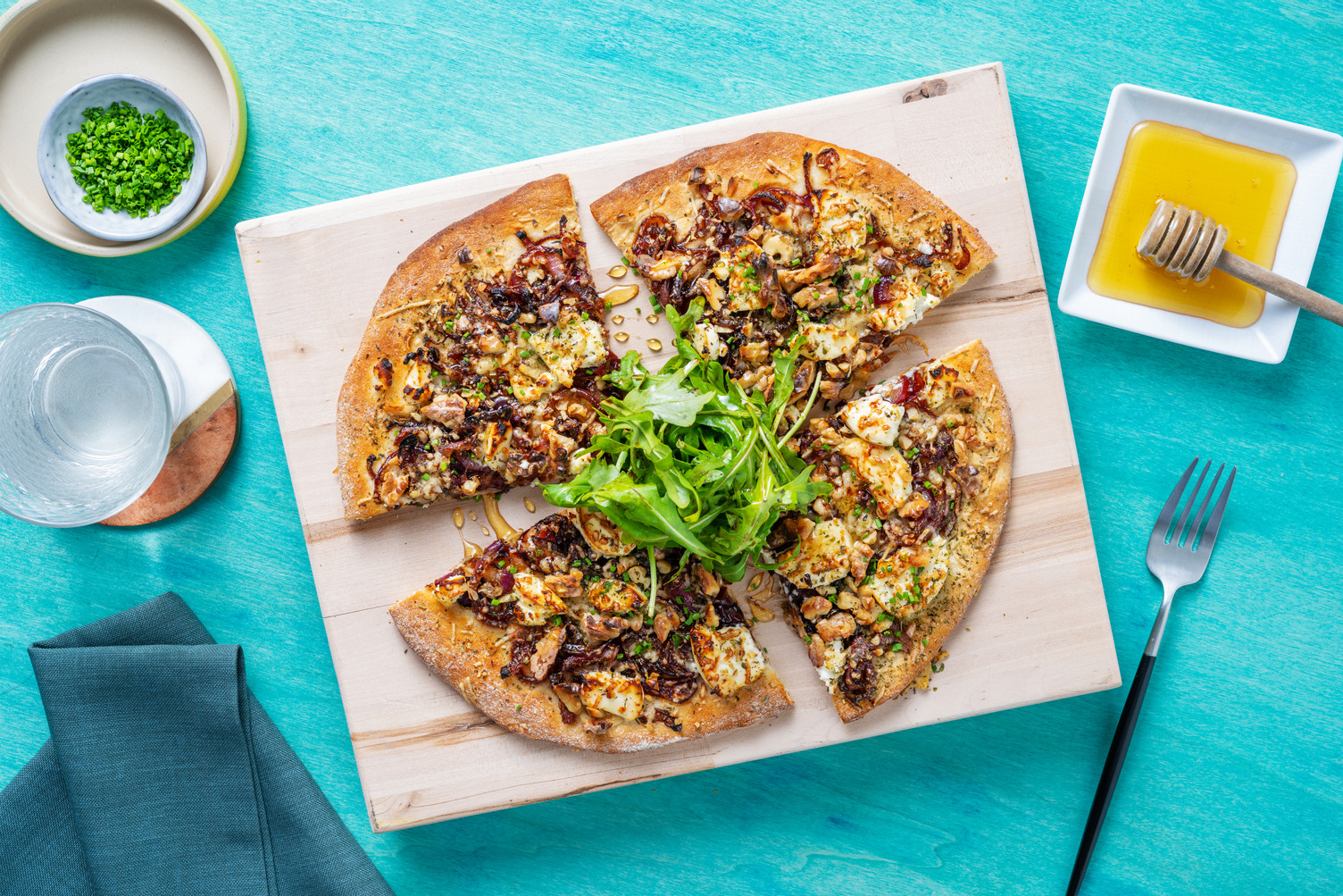 Tarte fine au chèvre & oignons confits