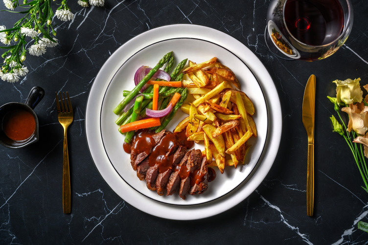 Pandestegt rumpsteak og cremet pebersauce