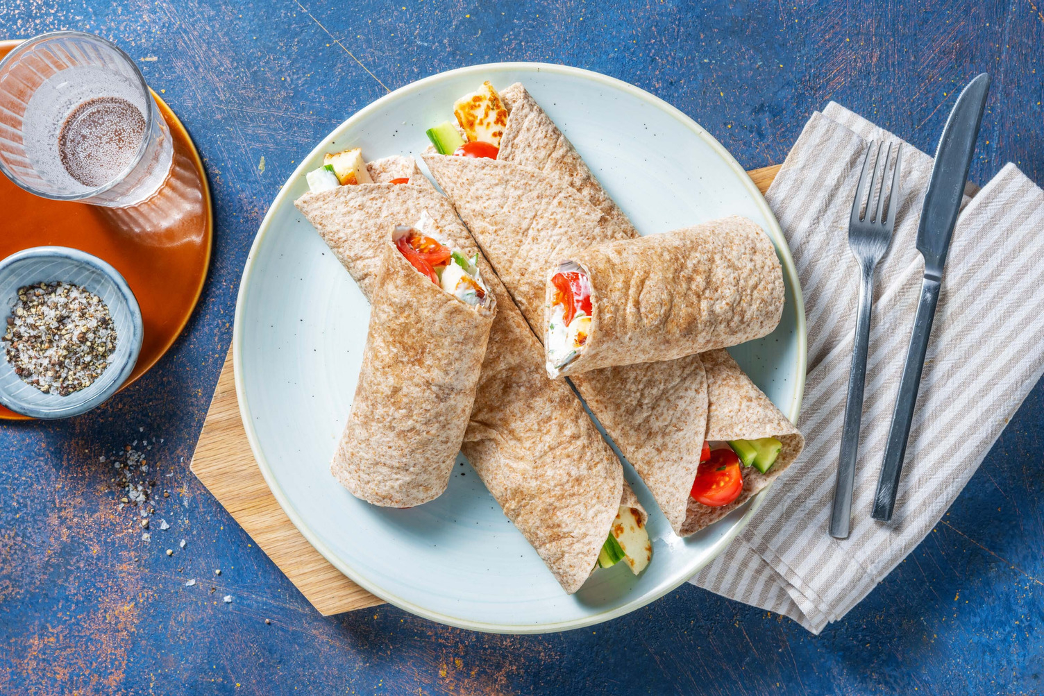 Wrap libanese con falafel, salsa yogurt