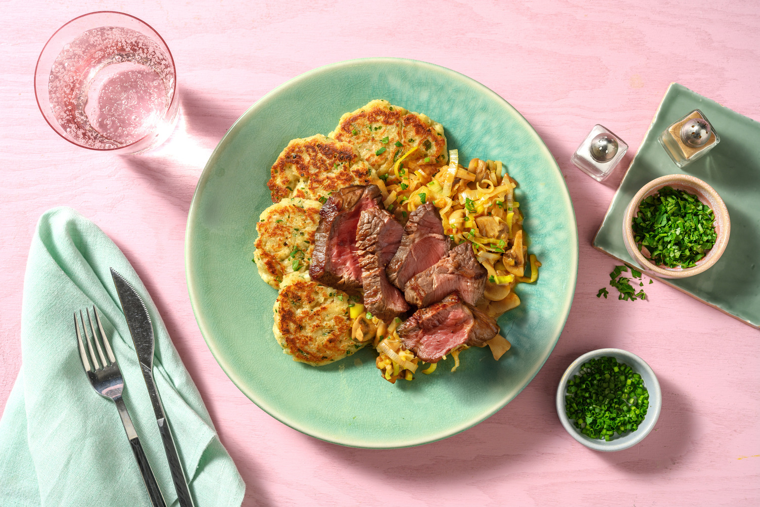 Selbst gemachte Pfannenknödel & Weiderindersteak