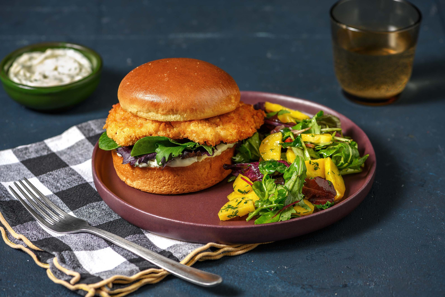 Burger de poulet pané & mayo aux herbes