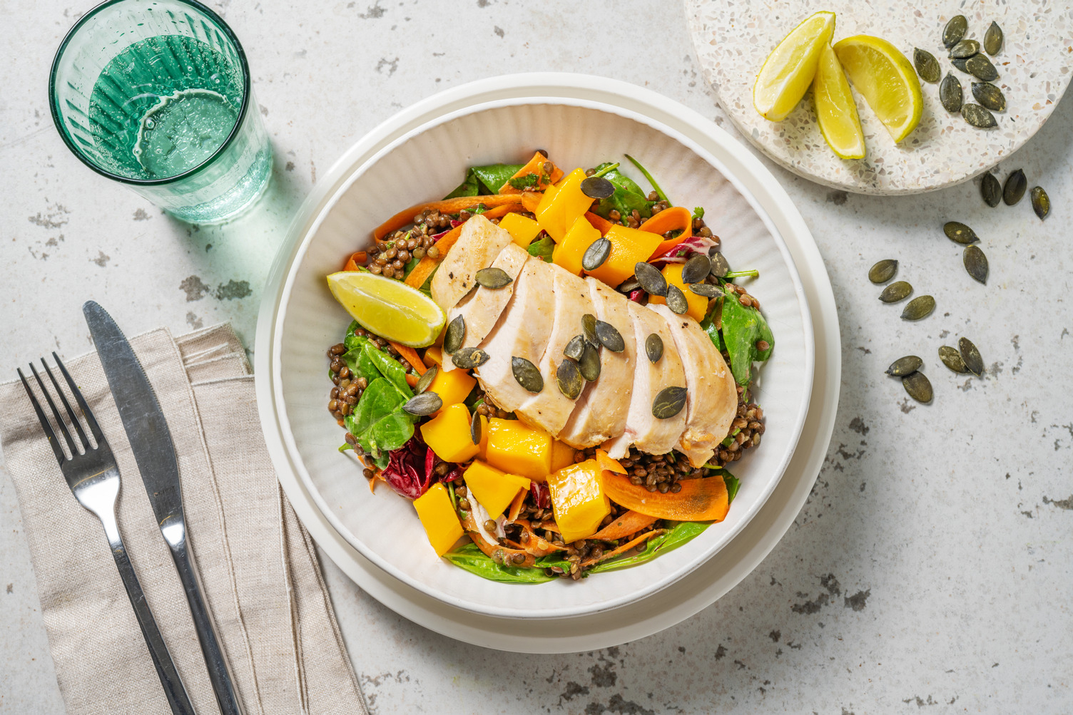 Salade lentilles, mangue & poulet