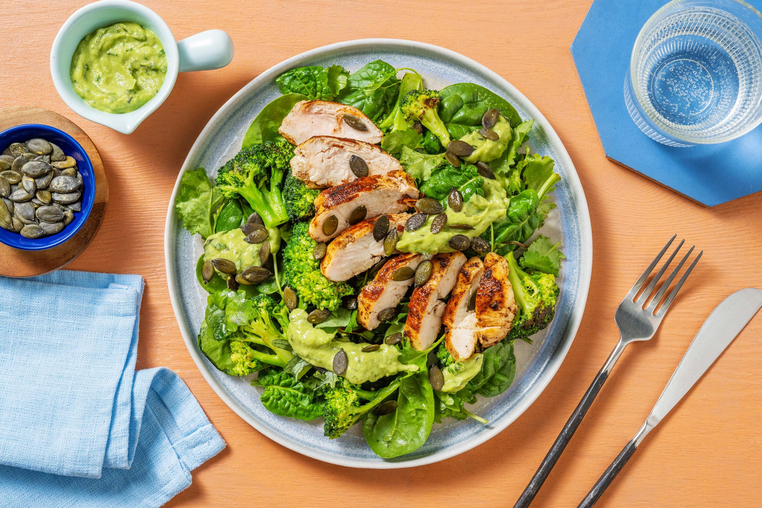Insalata speziata di pollo e broccoli