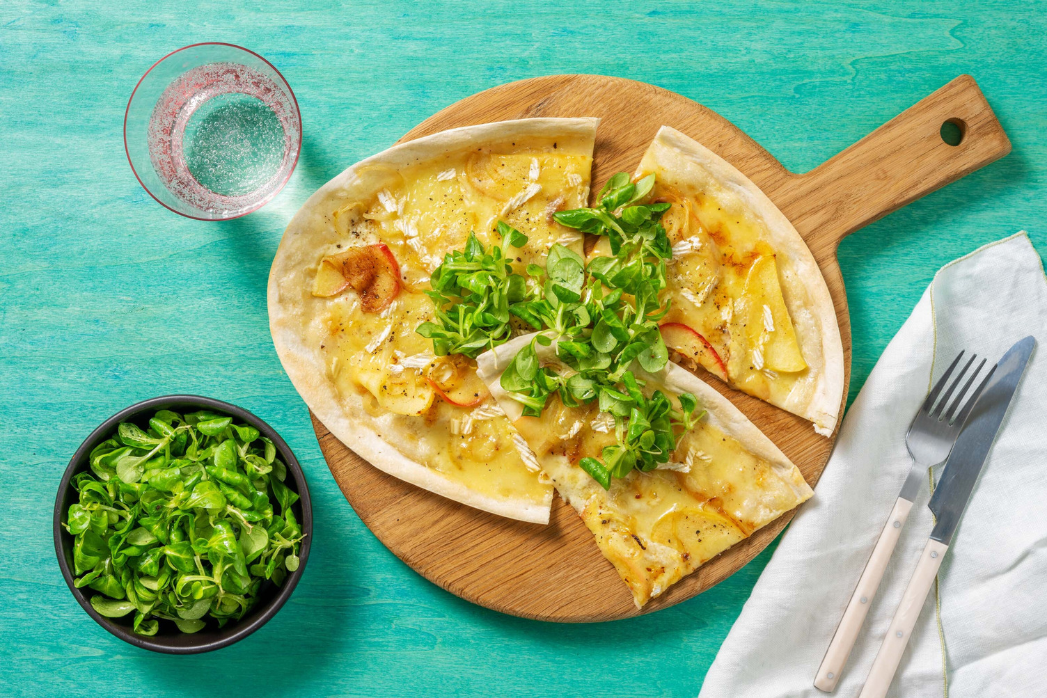 Flammekueche au Brie & à la pomme