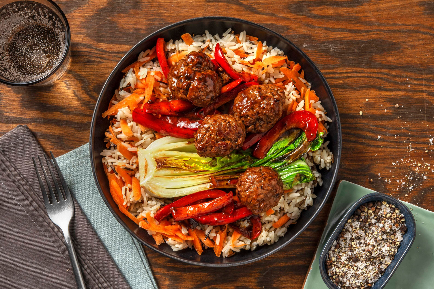 Ingefærkrydrede kjøttboller