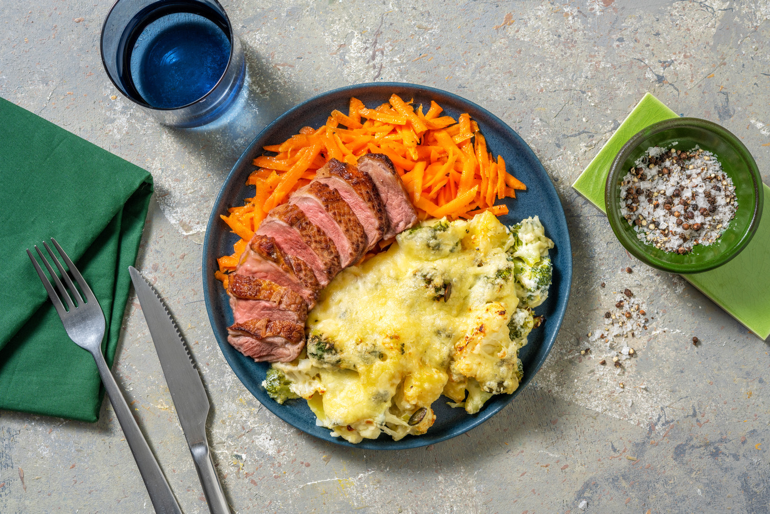 Blumenkohl-Brokkoli-Auflauf mit Entenbrustfilet