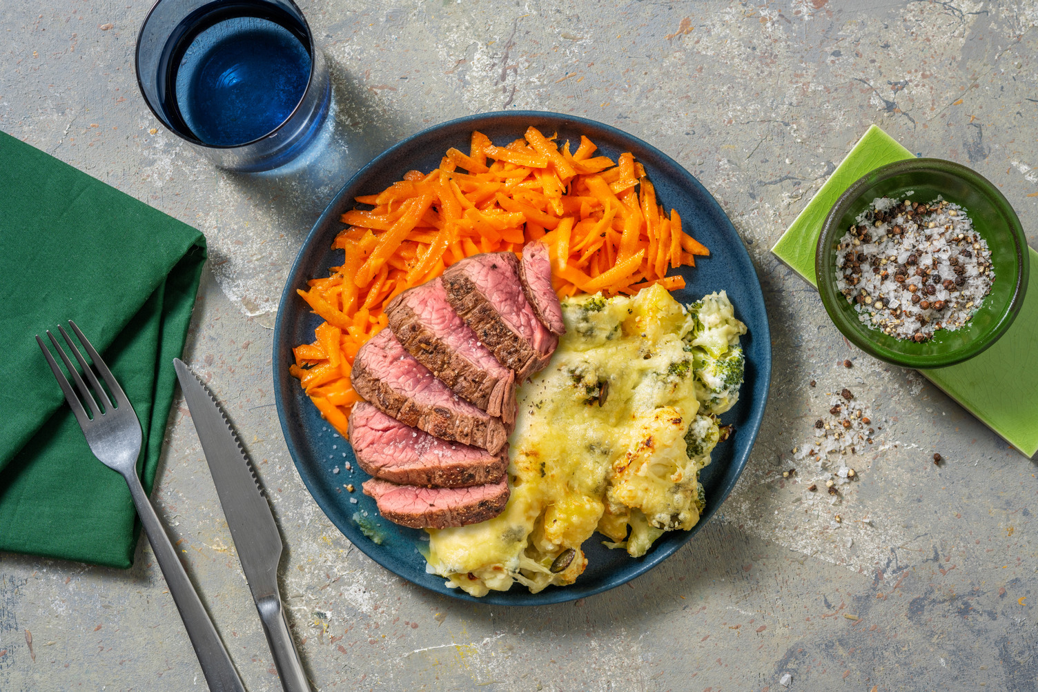Blumenkohl-Brokkoli-Auflauf mit Bio-Roastbeef