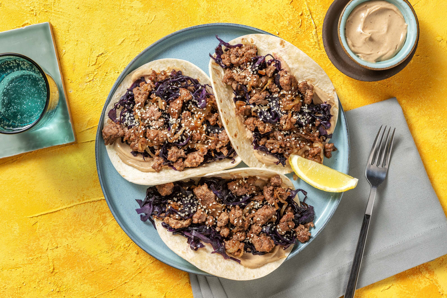 Tacos di carne con cavolo rosso alla soia