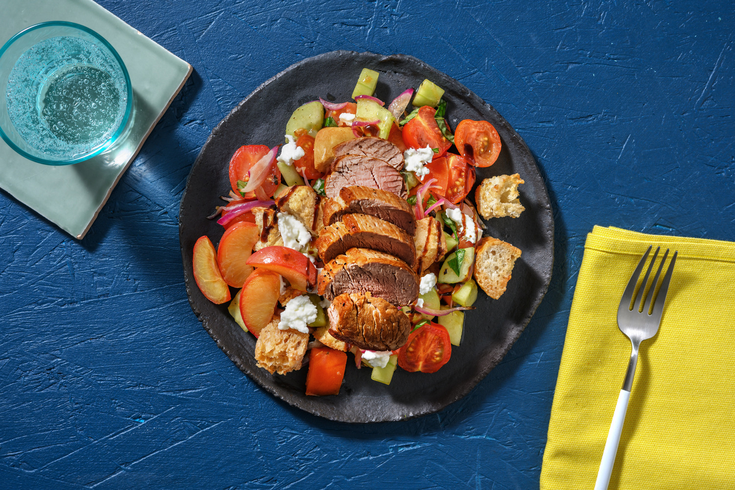 Panzanella: Brotsalat mit Bio-Roastbeef