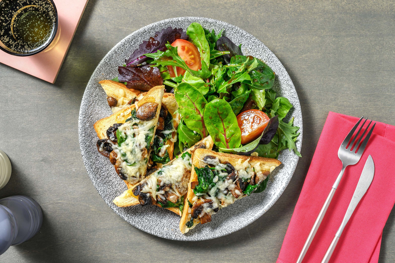Tartine champignons, épinards & gouda