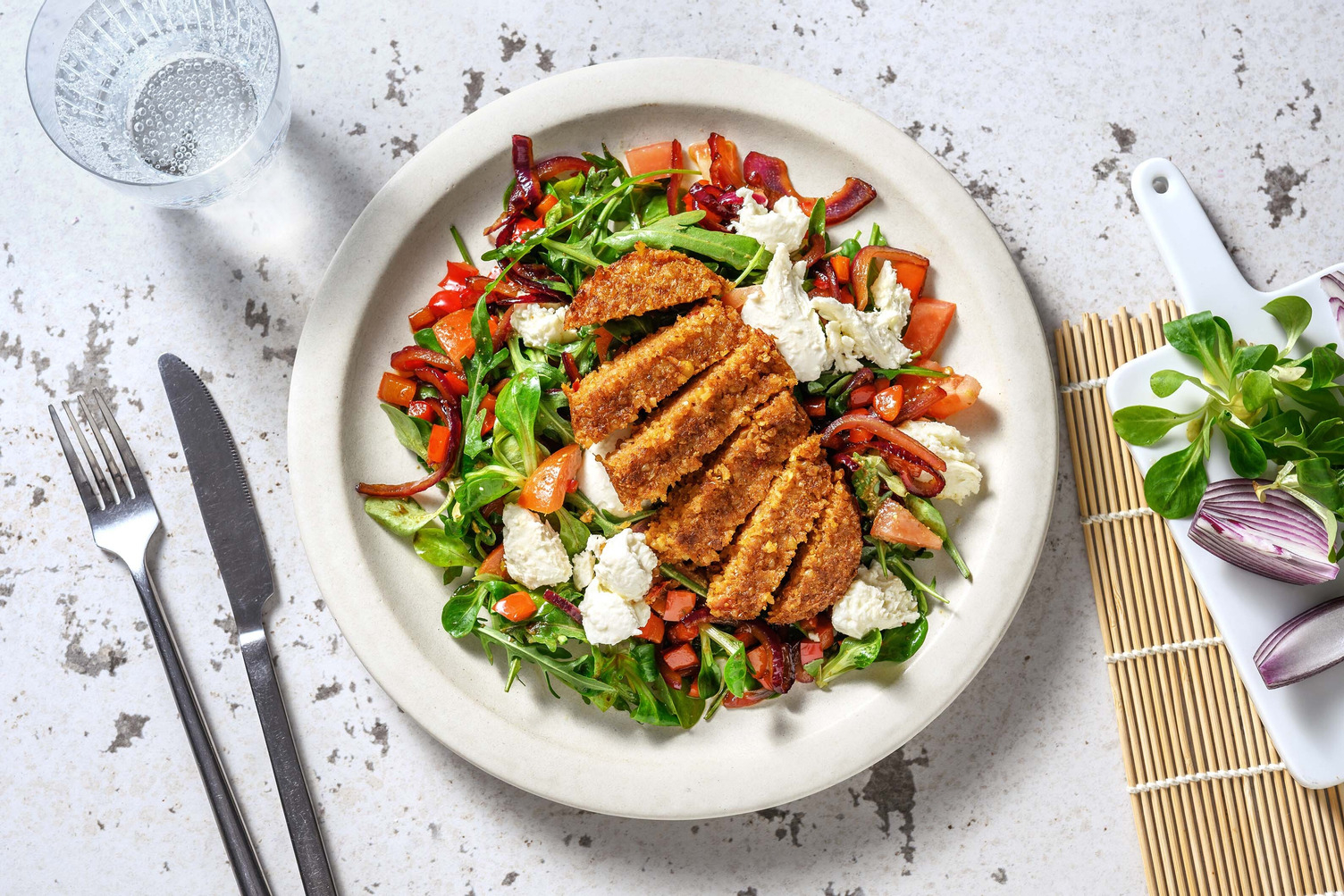 Salade galette tomates & crème de basilic
