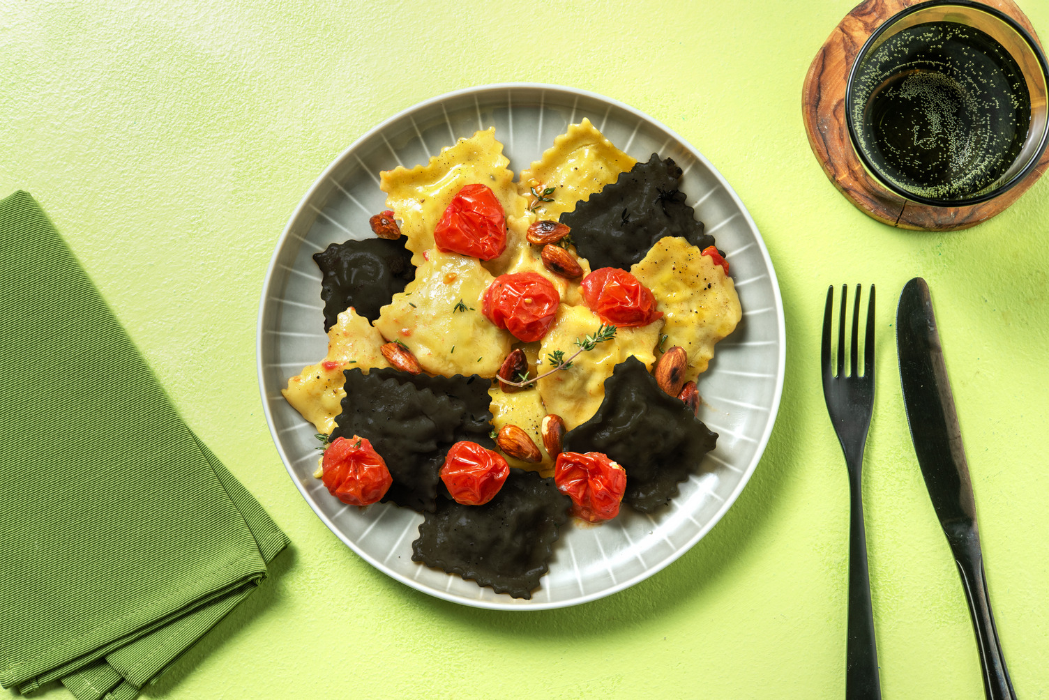 Ravioli bicolore di nasello e ricotta