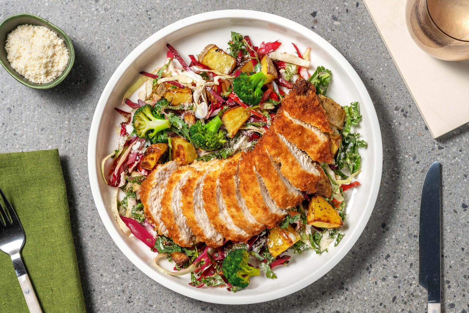 Cæsarinspirert kyllingsalat med bacon