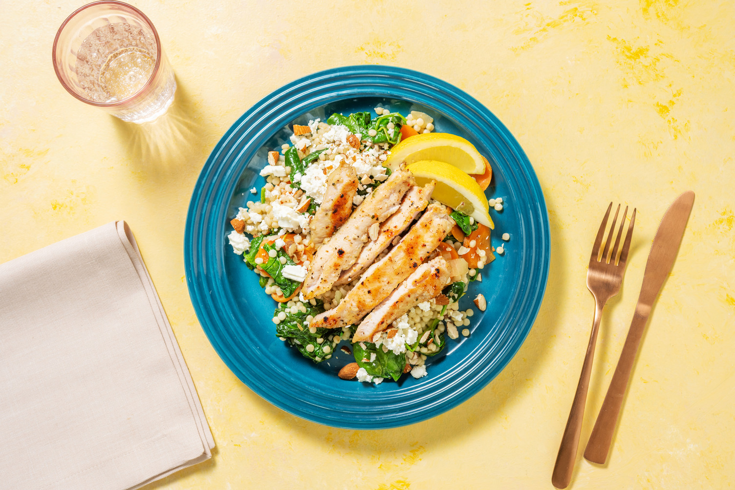 Poulet à l'ail sur couscous perlé