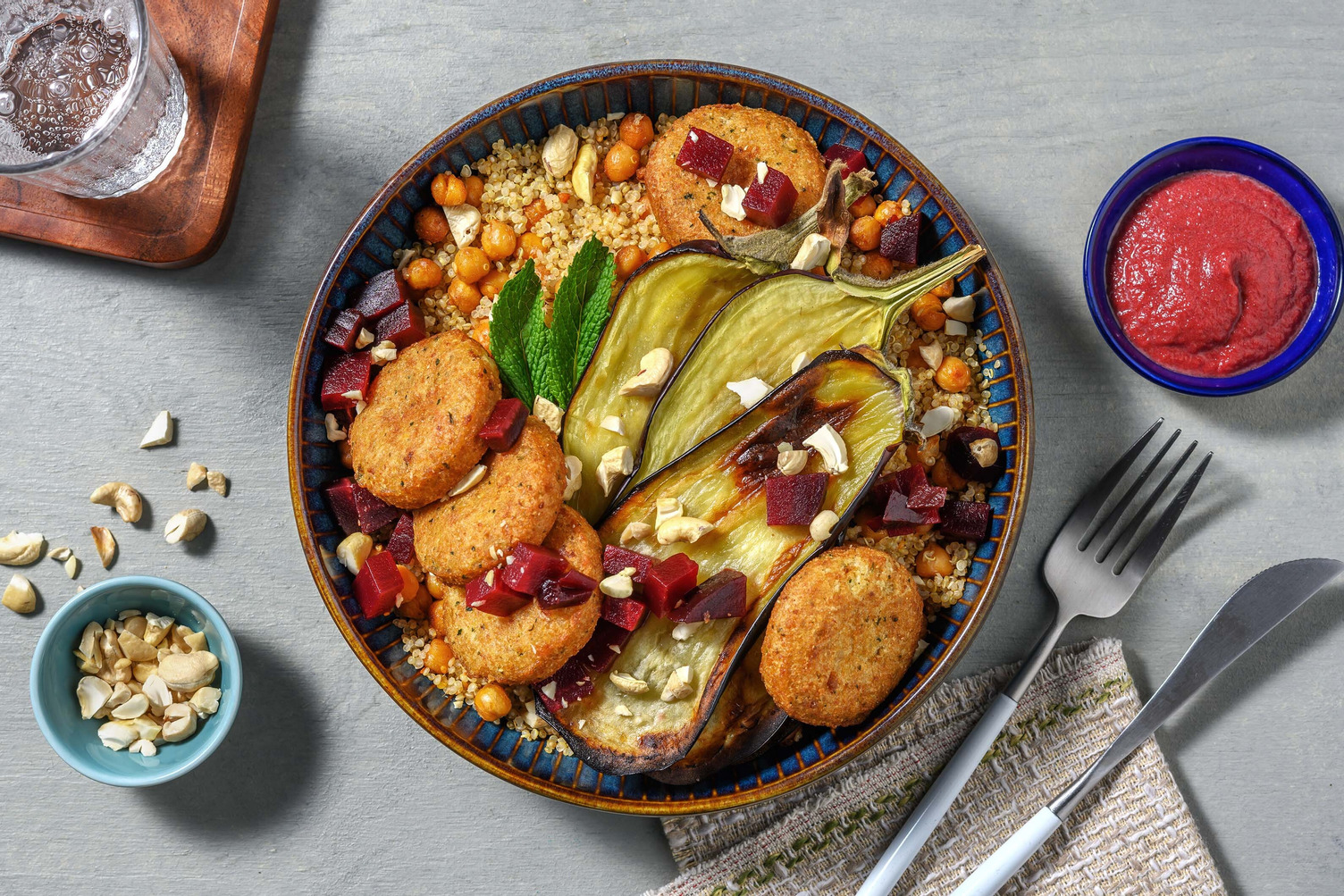 Bowl di falafel e quinoa ai 4 sapori