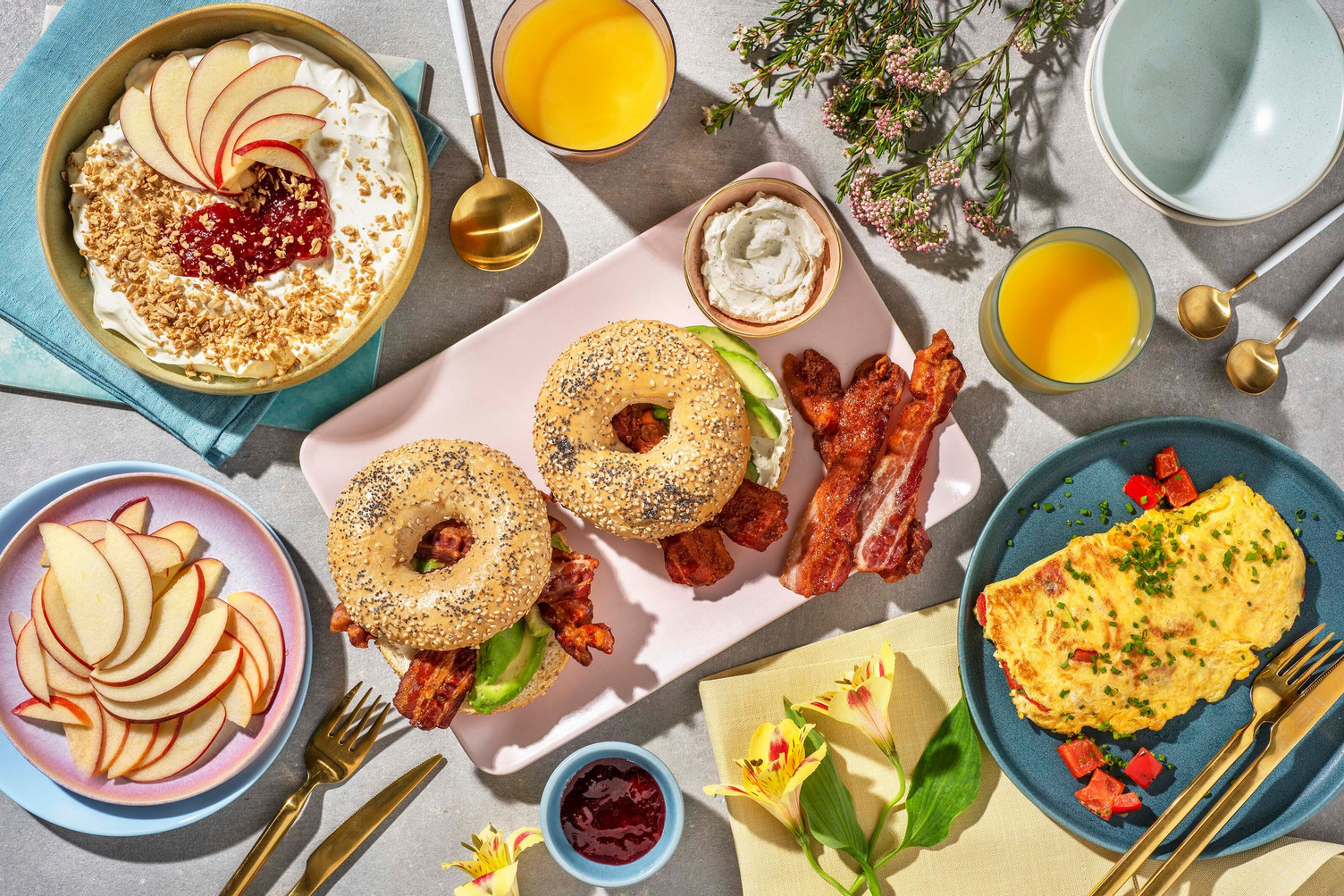 Brunch : bagel avocat & muesli aux fruits