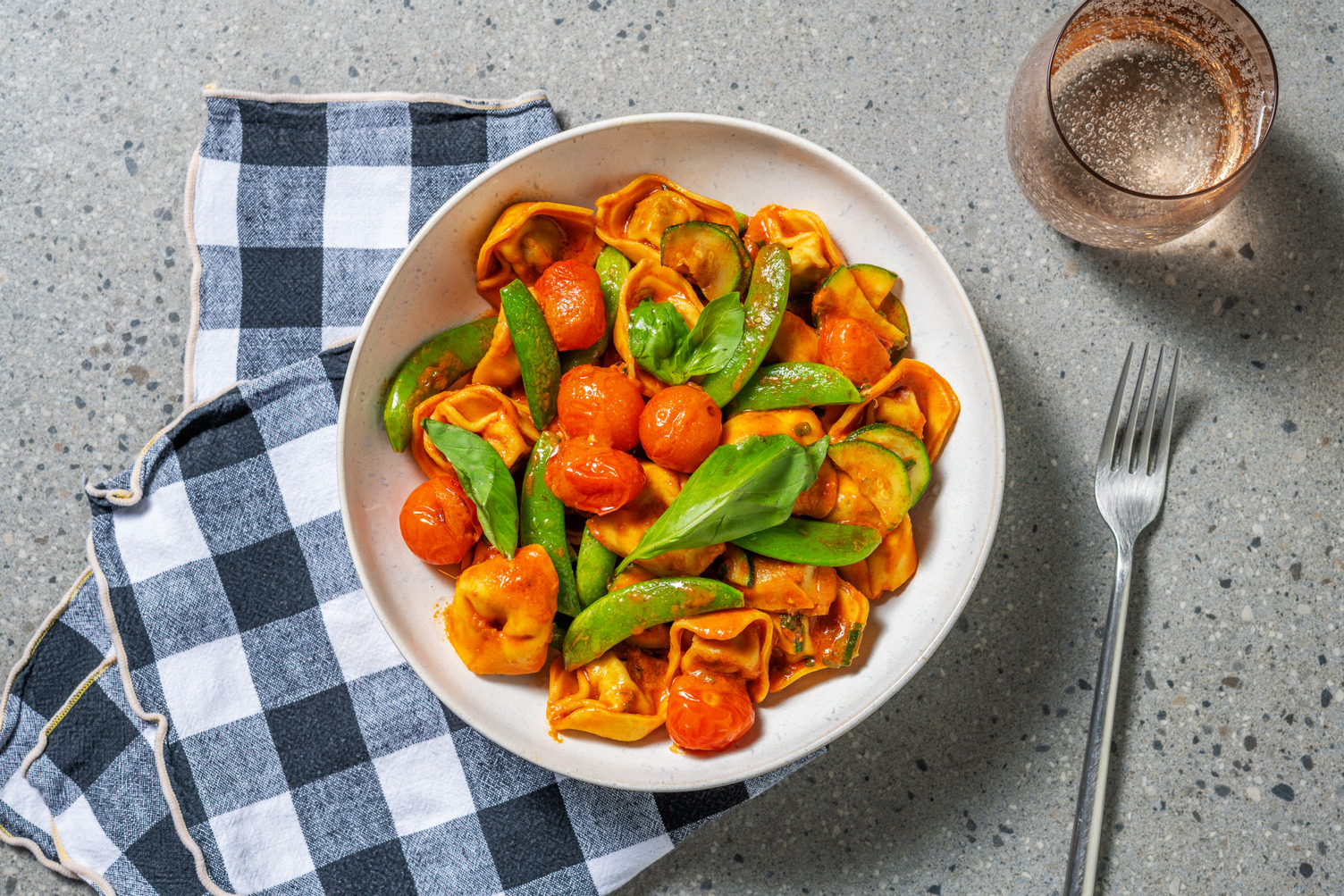 Tortelloni i krämig calabresesås