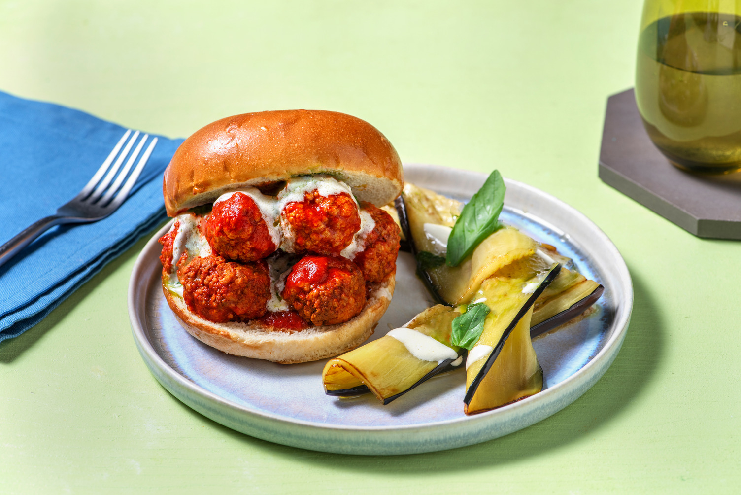 Burger alle polpette di pollo e mozzarella
