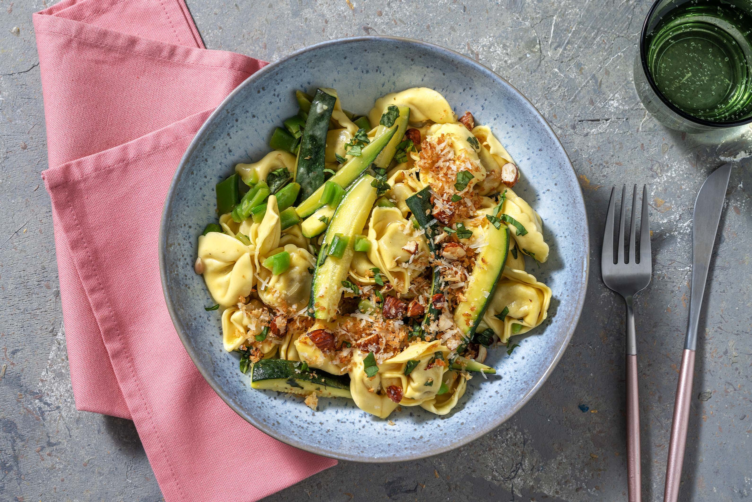 Tortelloni i citron- och smörsås