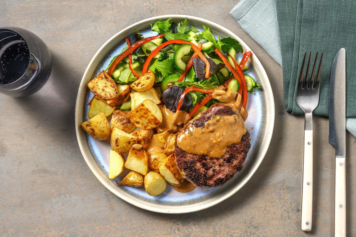 Steak haché & sauce au persil