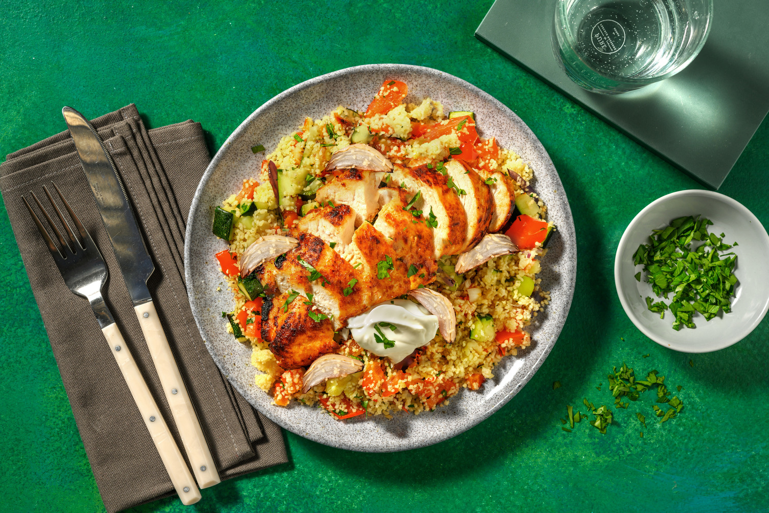 Gresk-inspirert kylling og couscous