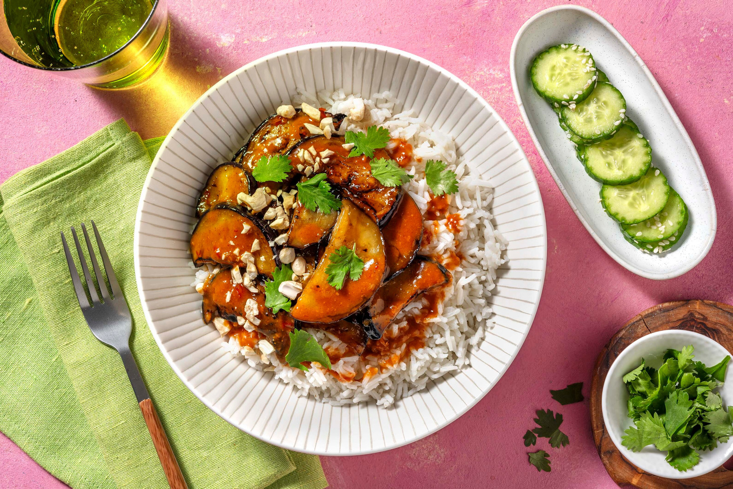 Aubergine sautée & sauce chili-cacahuètes