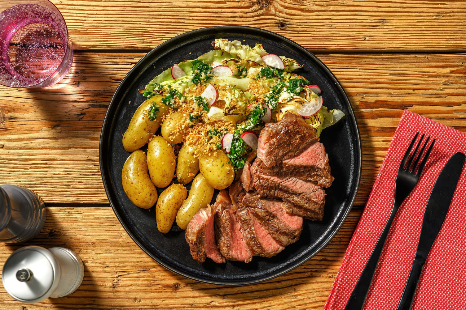 Grillad ryggbiff och nordisk chimichurri