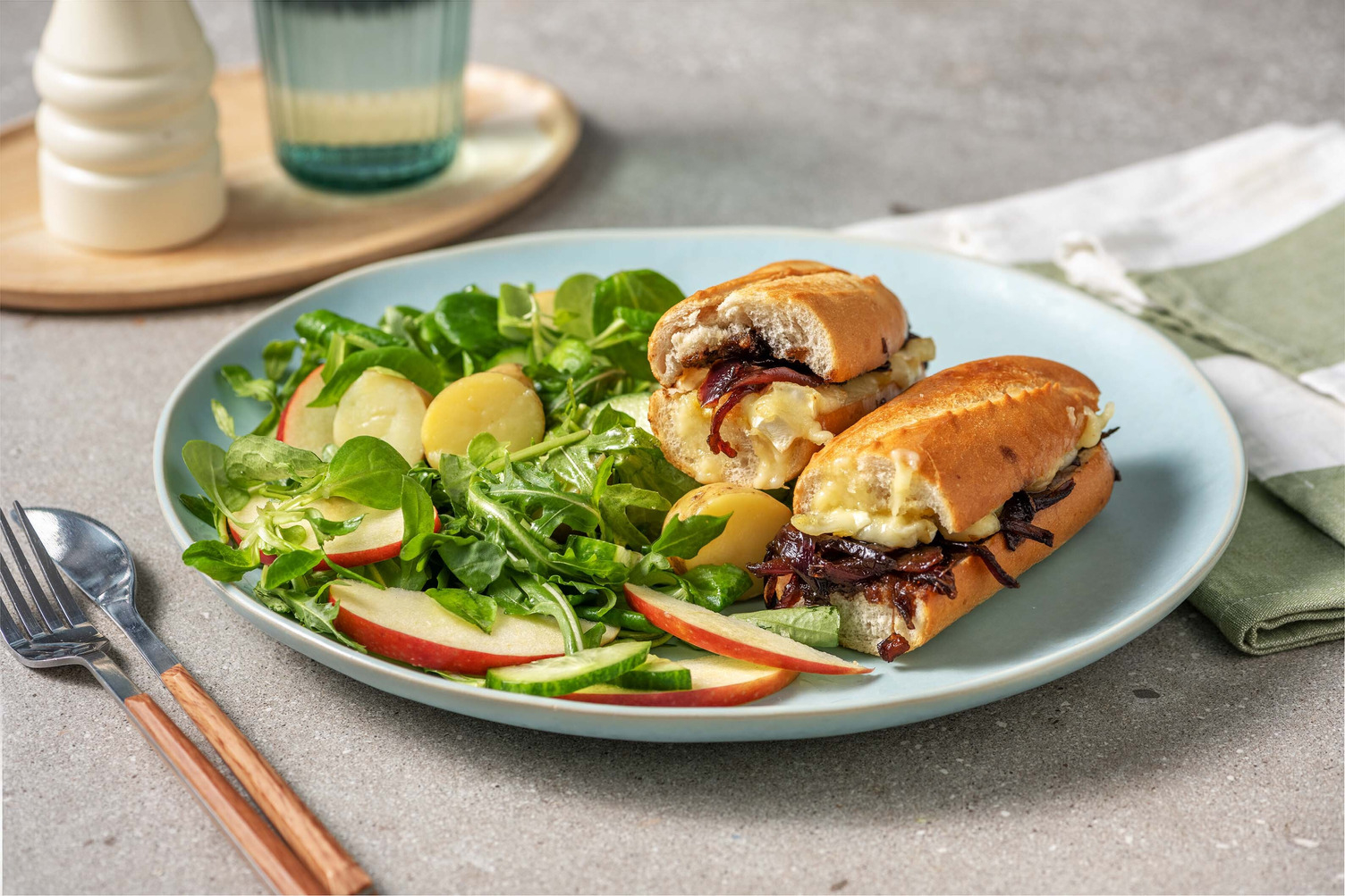 Broodje brie met gekaramelliseerde ui