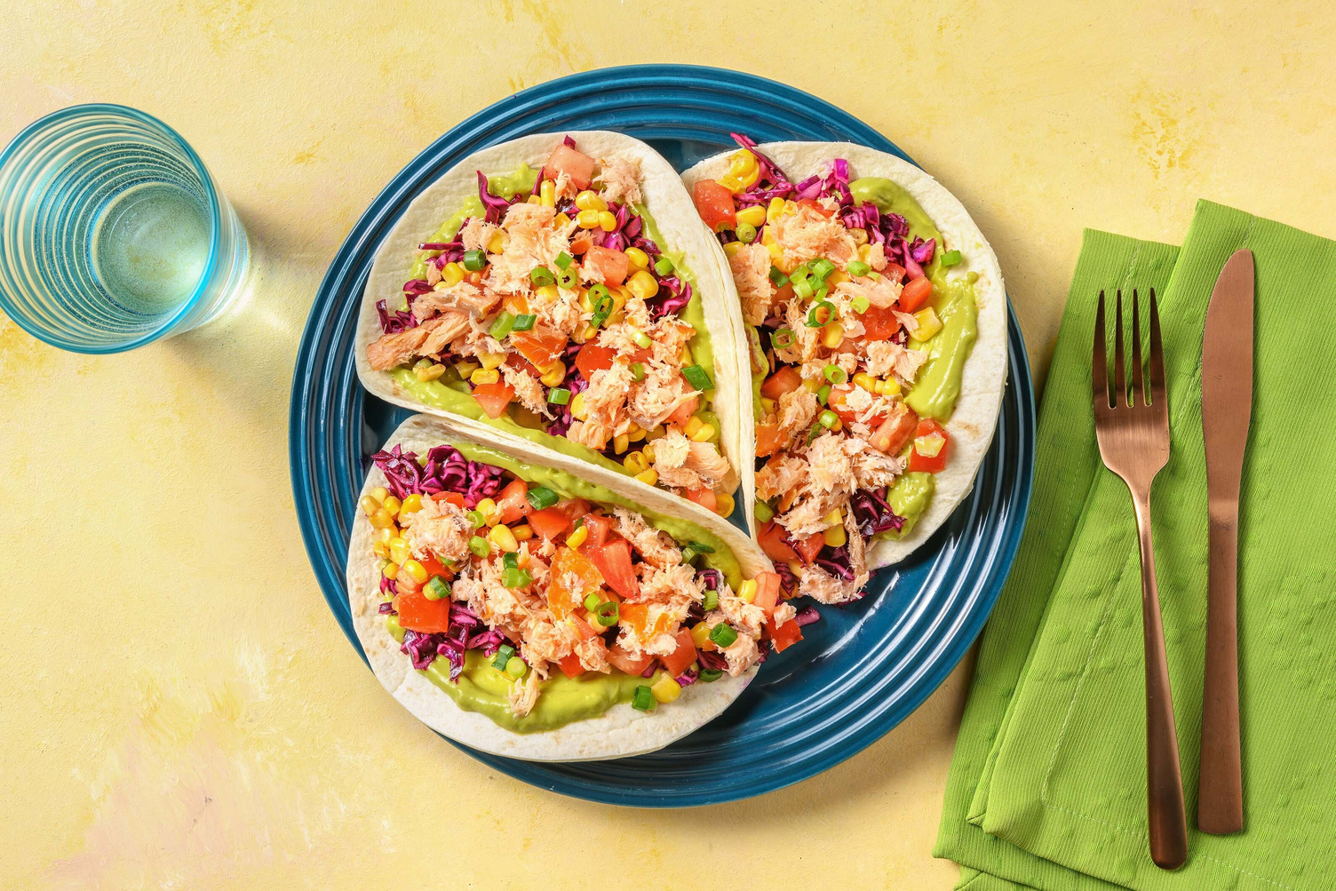 Mini-tortilla's met gerookte zalm