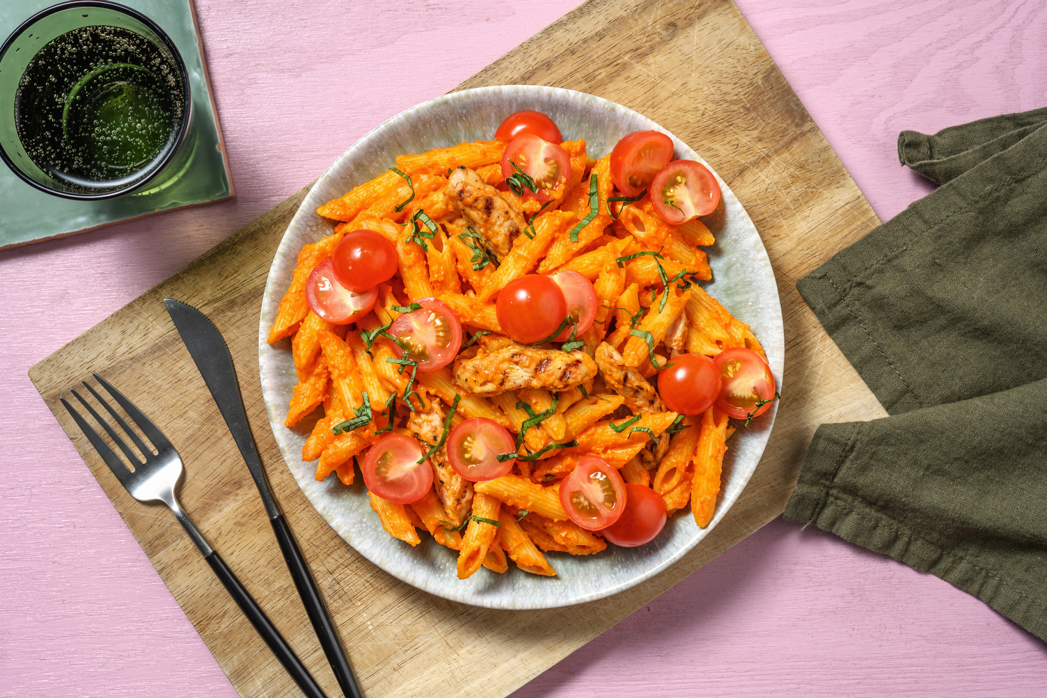 Pasta in Cashew-Tomaten-Soße mit Hähnchen