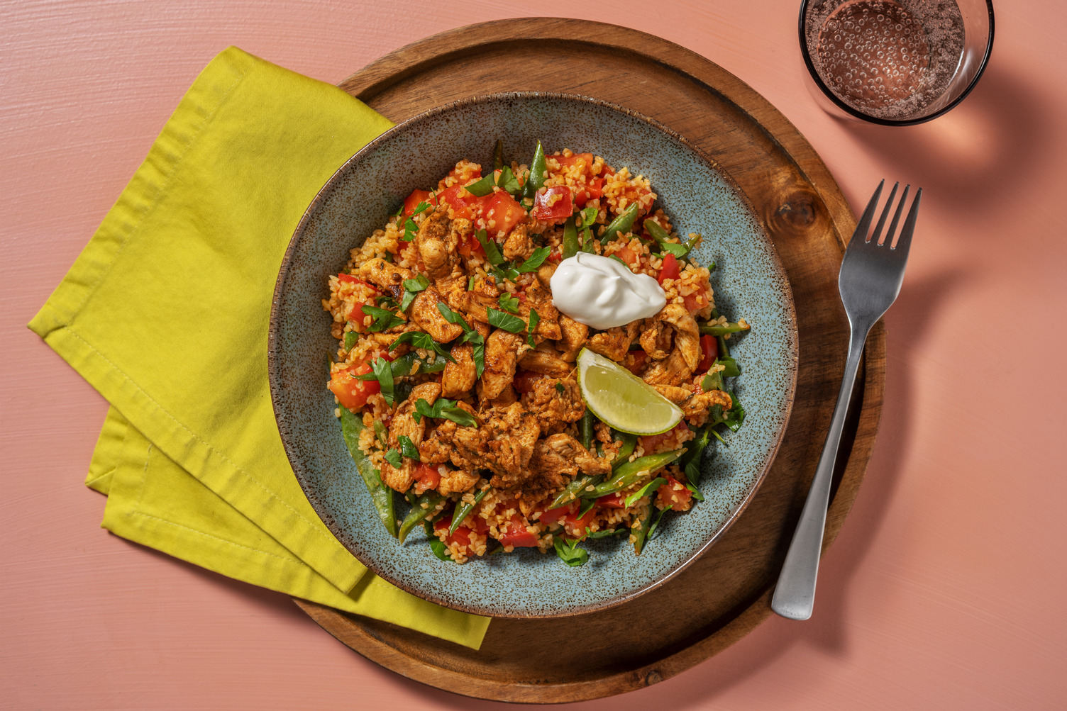 Boulgour aux émincés végés façon poulet & sauce au yaourt
