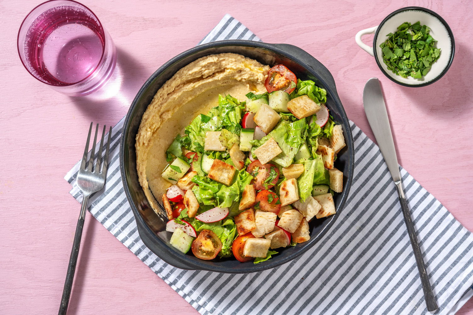 Salade fattouche libanaise & houmous