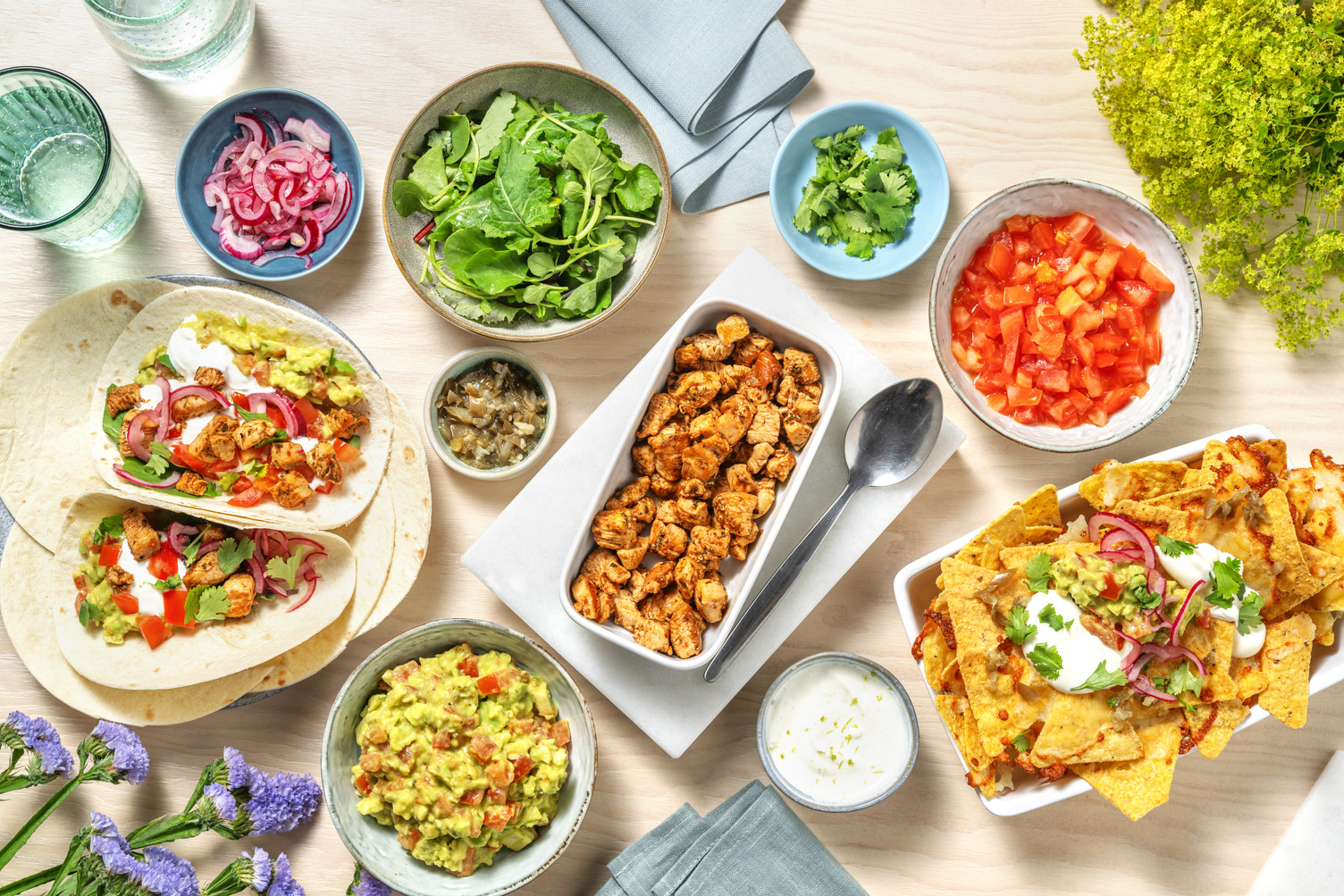 Tapas Tex Mex : loaded nachos & guacamole