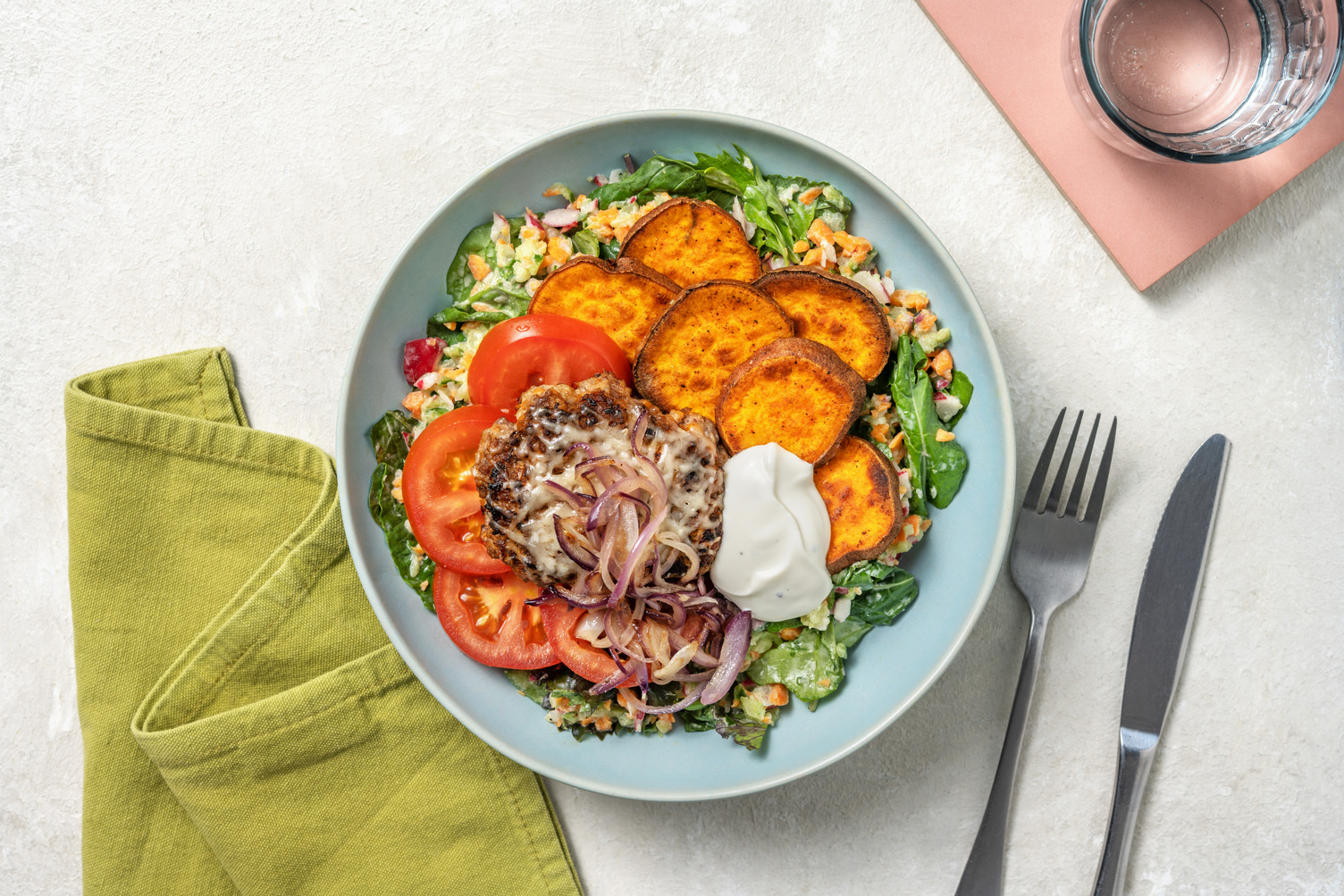 Naked Burger mit Hackfleisch vom Weiderind