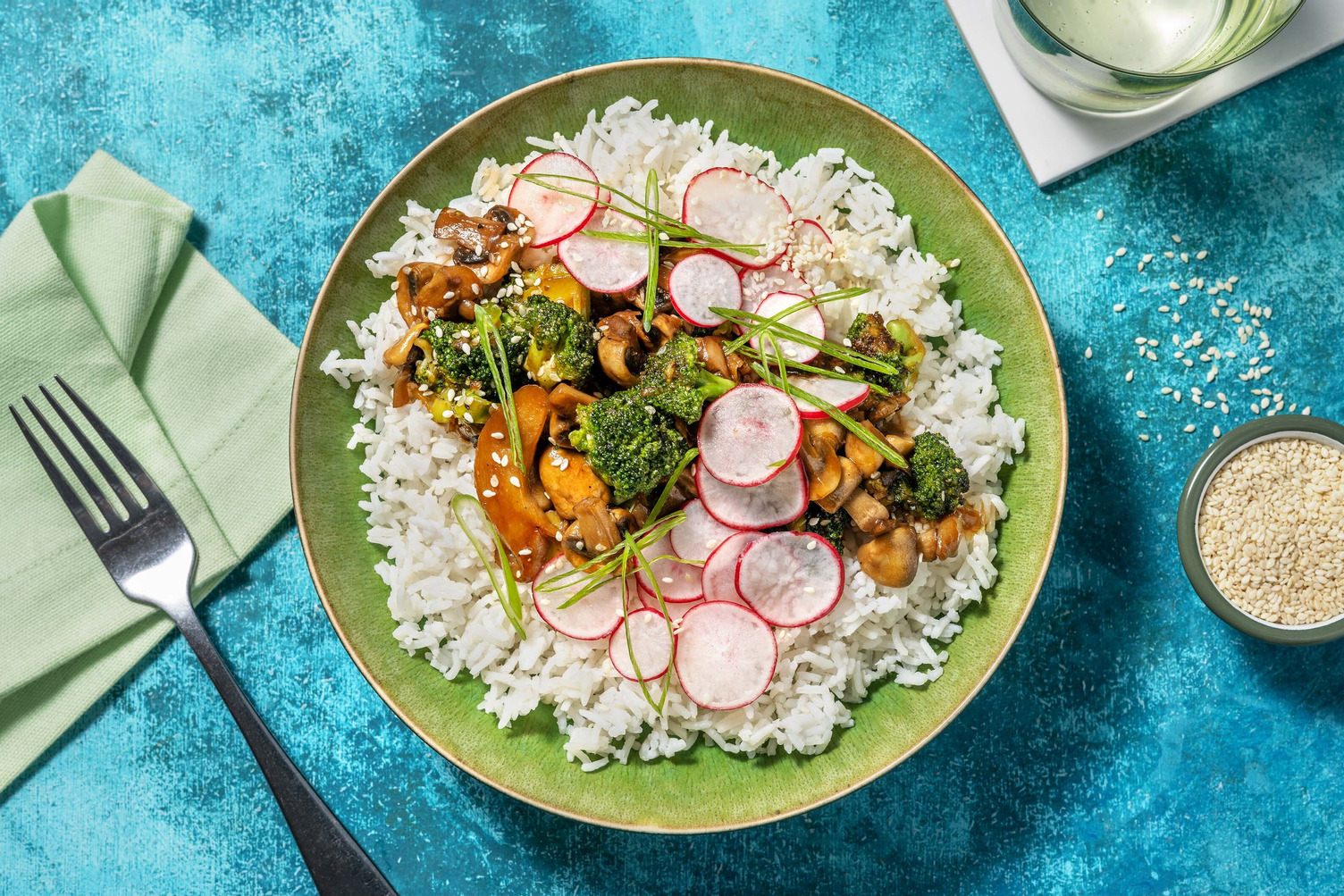 Asiatisk svampe- og broccolibowl