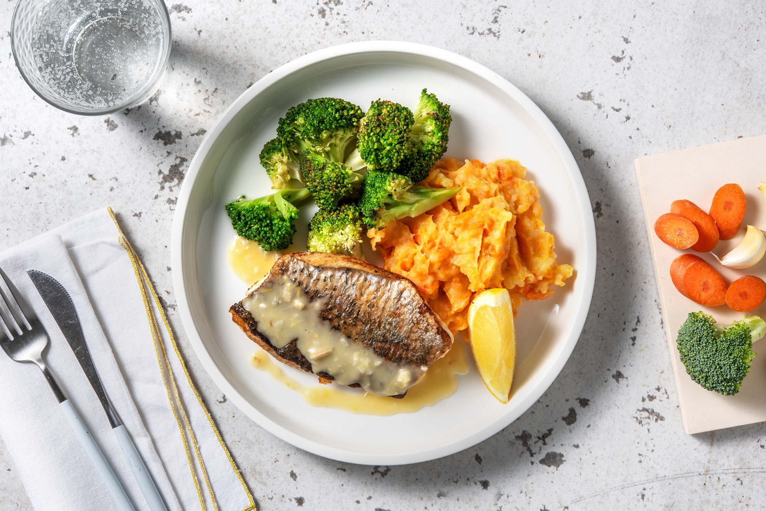 Filet de merlu & sauce citronnée