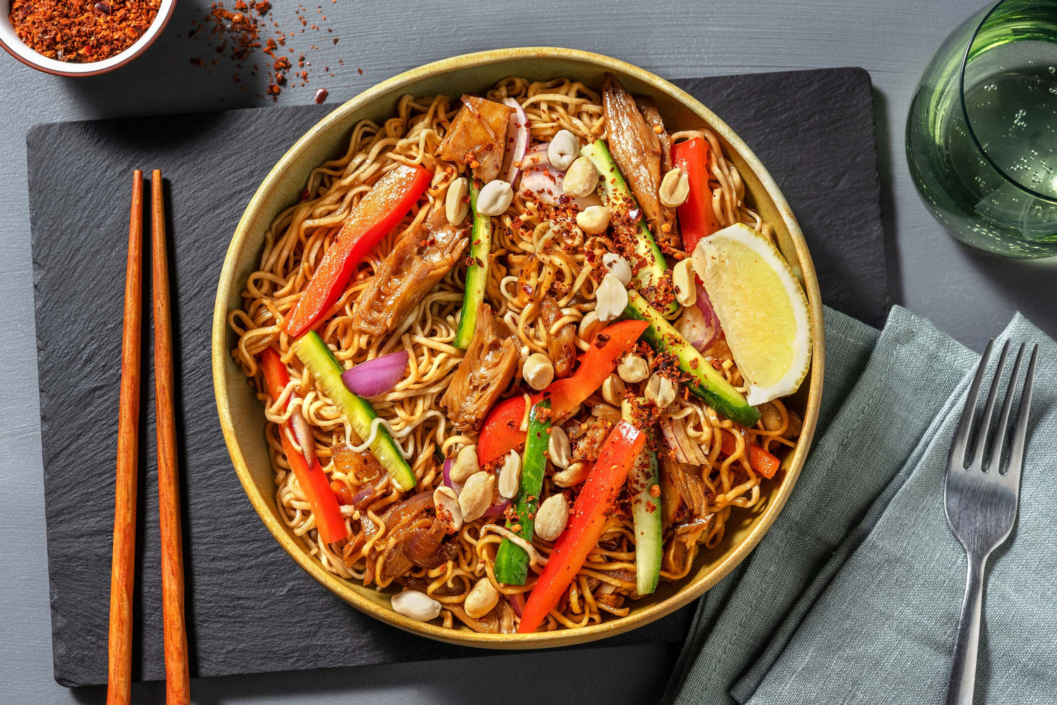 Asiatisk-inspirert nuddelsalat