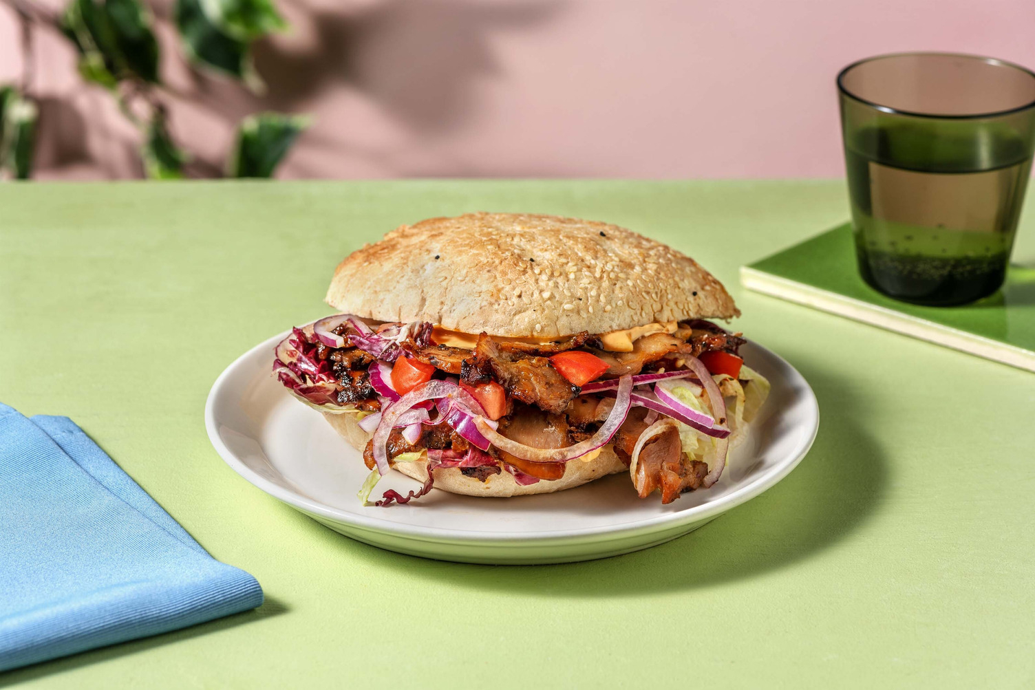 Broodje met vegetarische döner kebab