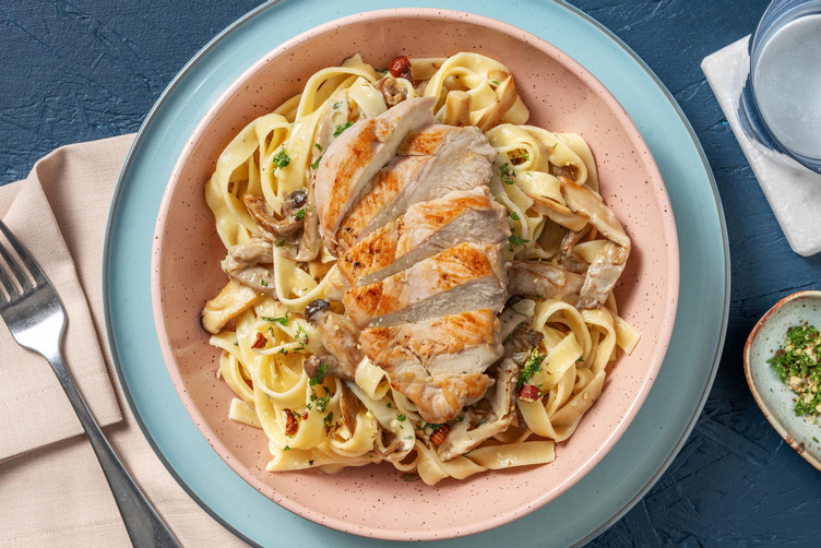 Fettuccine mit Kräuterseitlingen & extra Bio-Hähnchen