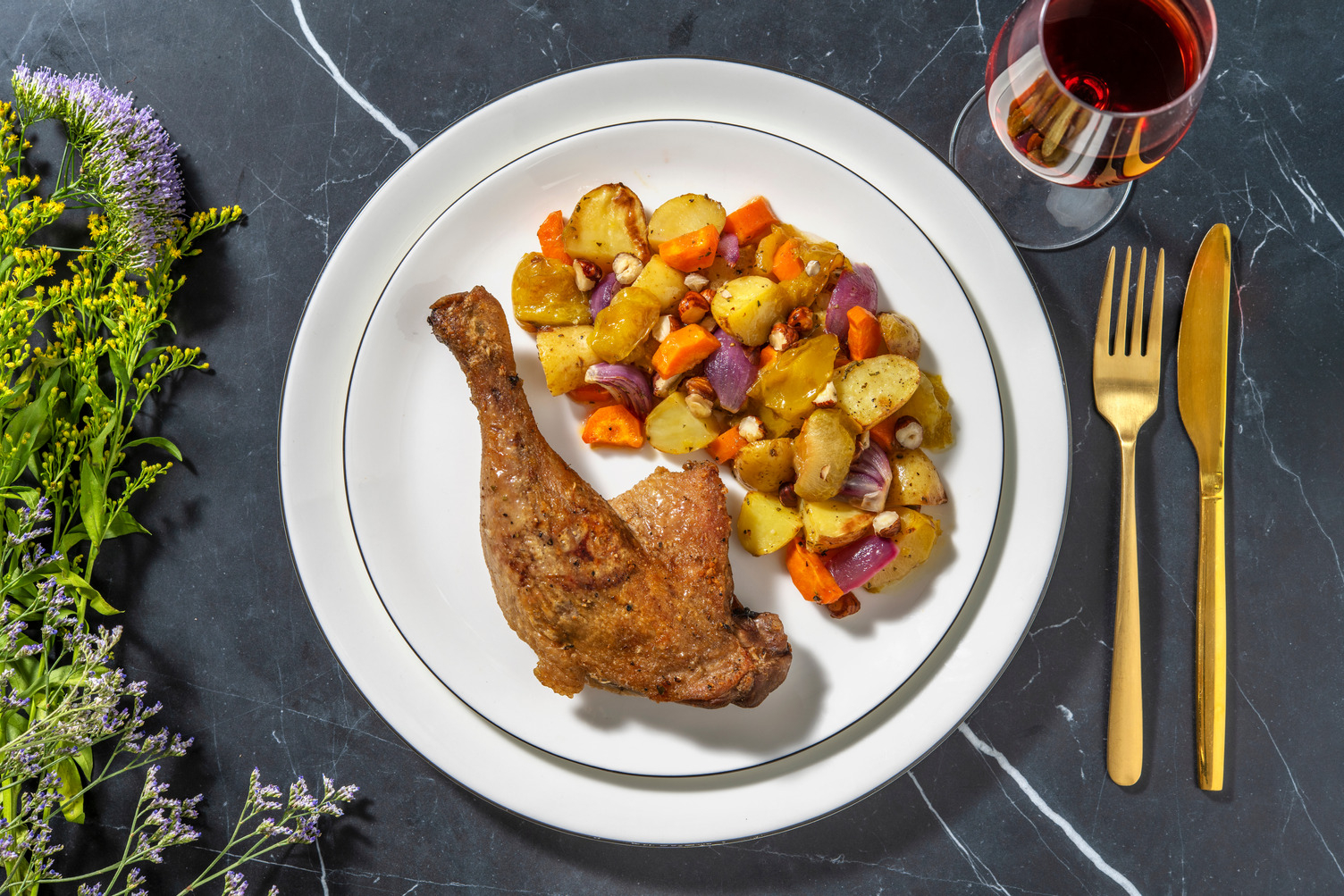 Confit de canard & prunes rôties