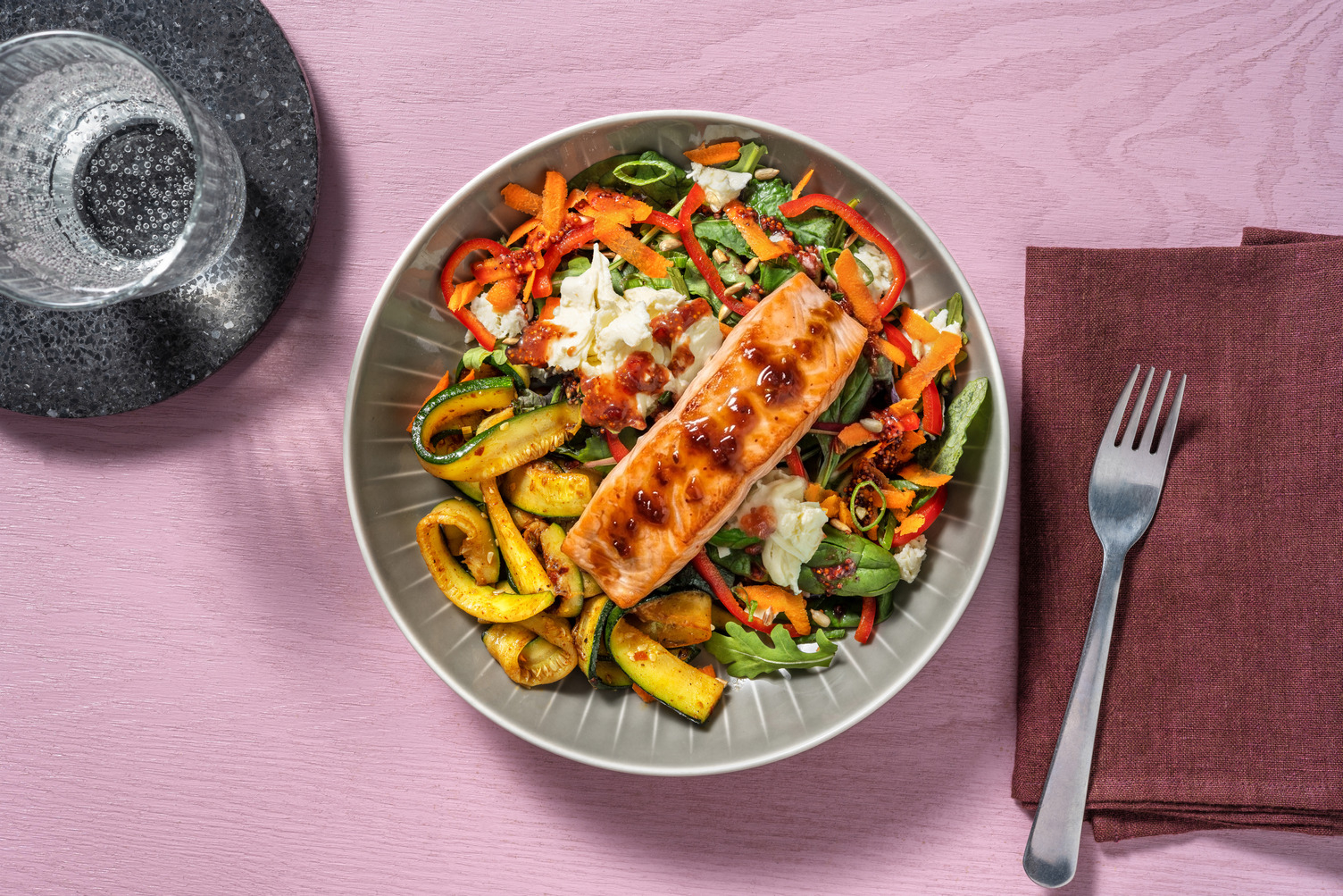 Insalata di Zucchine mit Lachsfilet