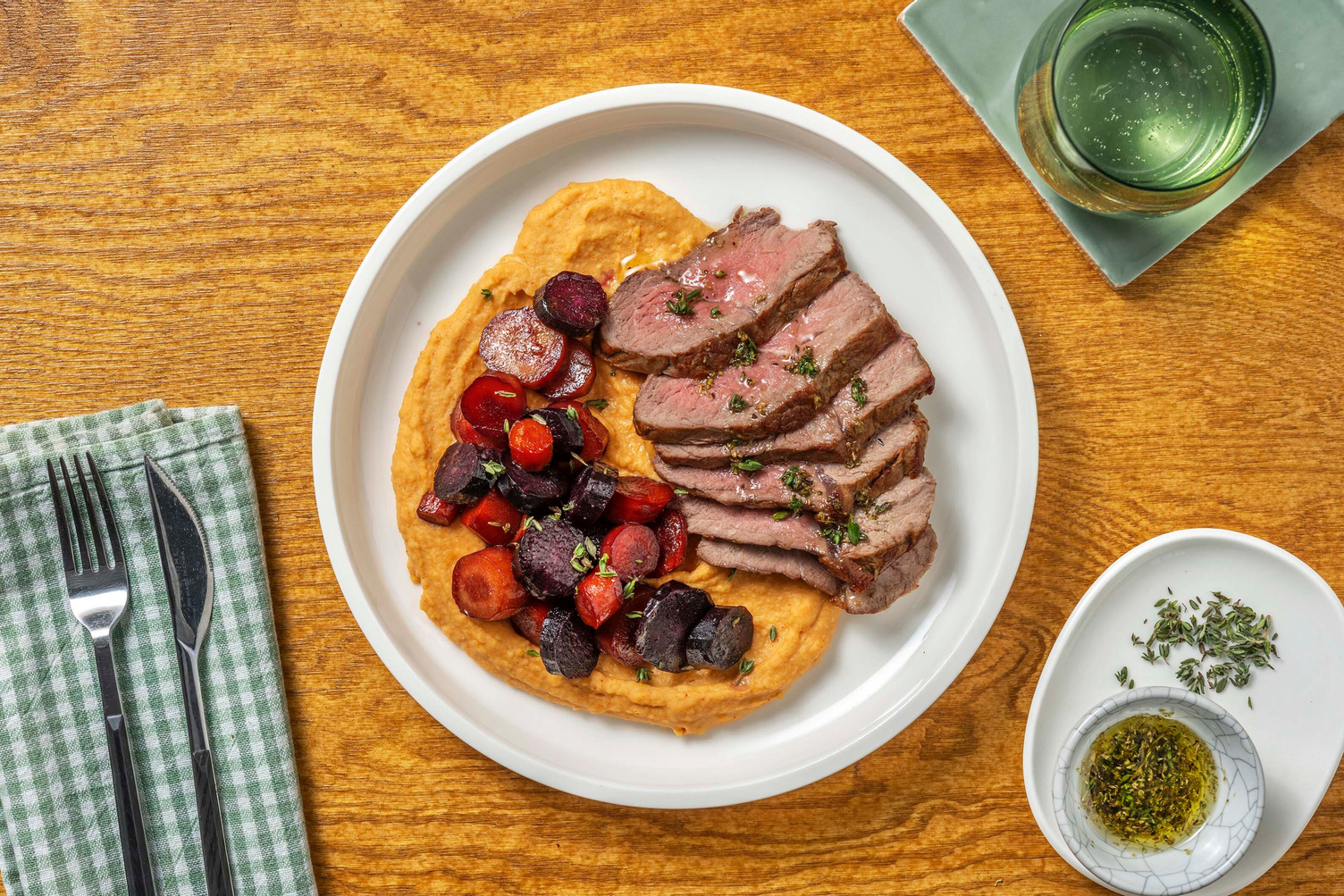 Manzo con puré di cannellini alla paprika