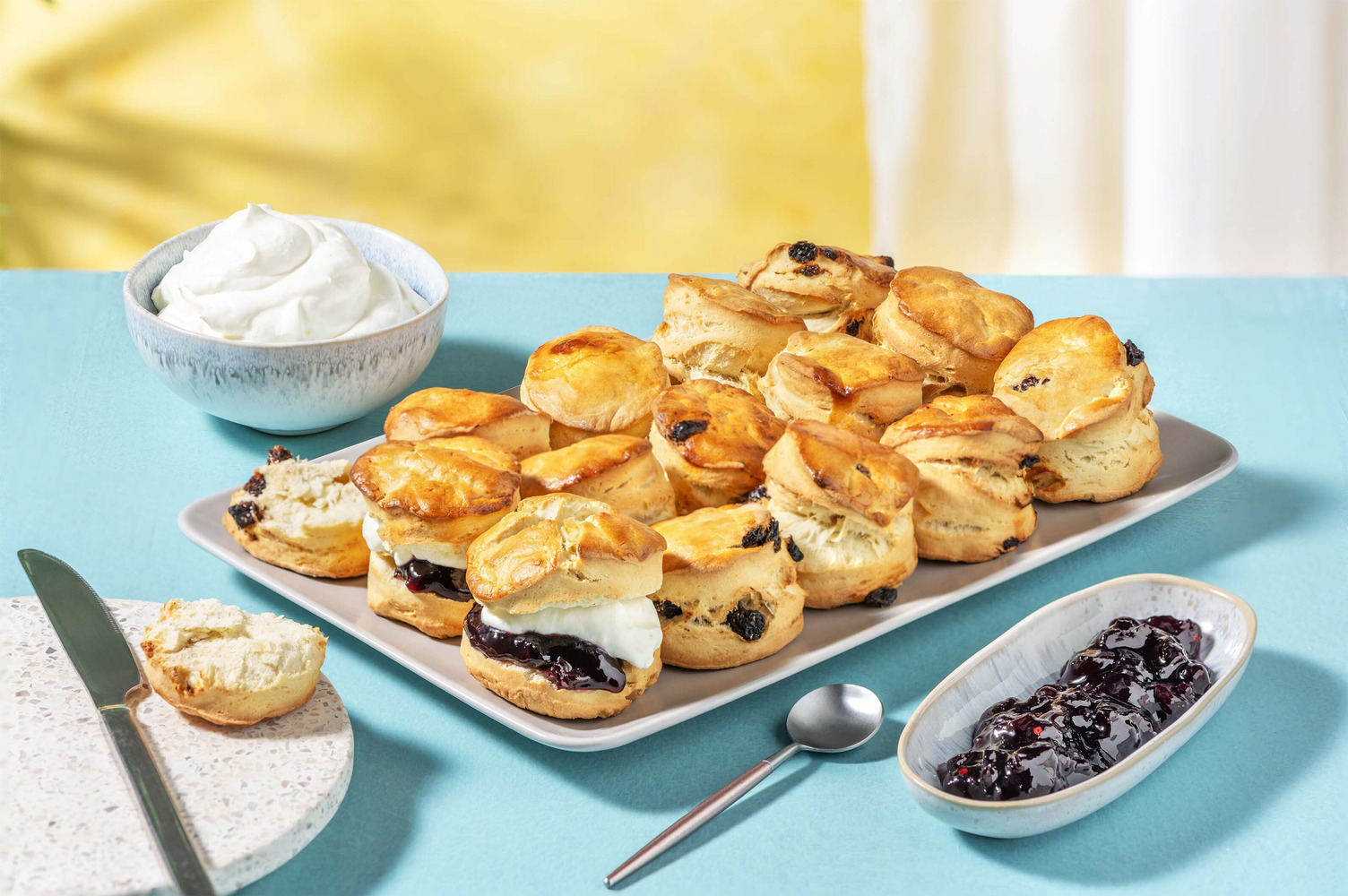 Scones met zelfgemaakte clotted cream